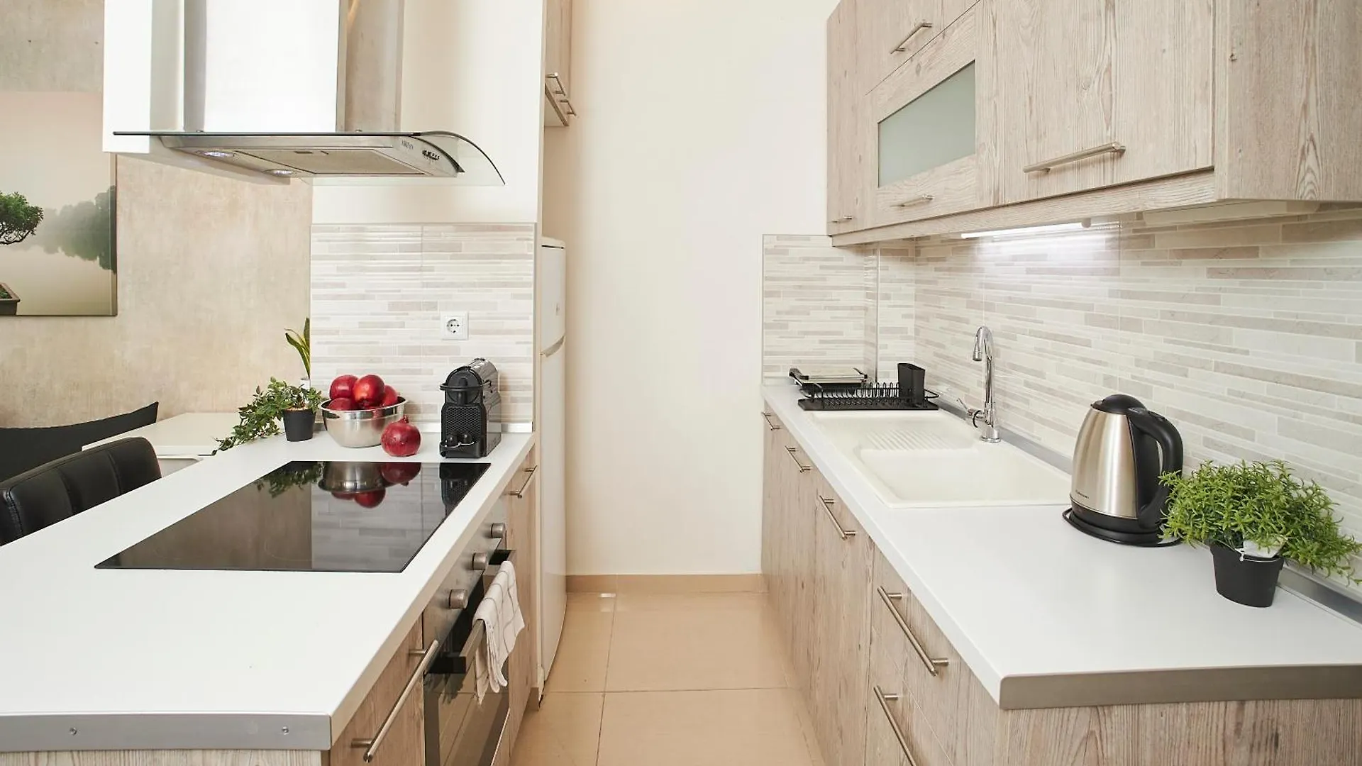 Kamara Bound In The Heart Of Thessaloniki Center, By Binobi! Apartment